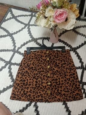 V Ery J   Leopard Print Mini Skirt.
